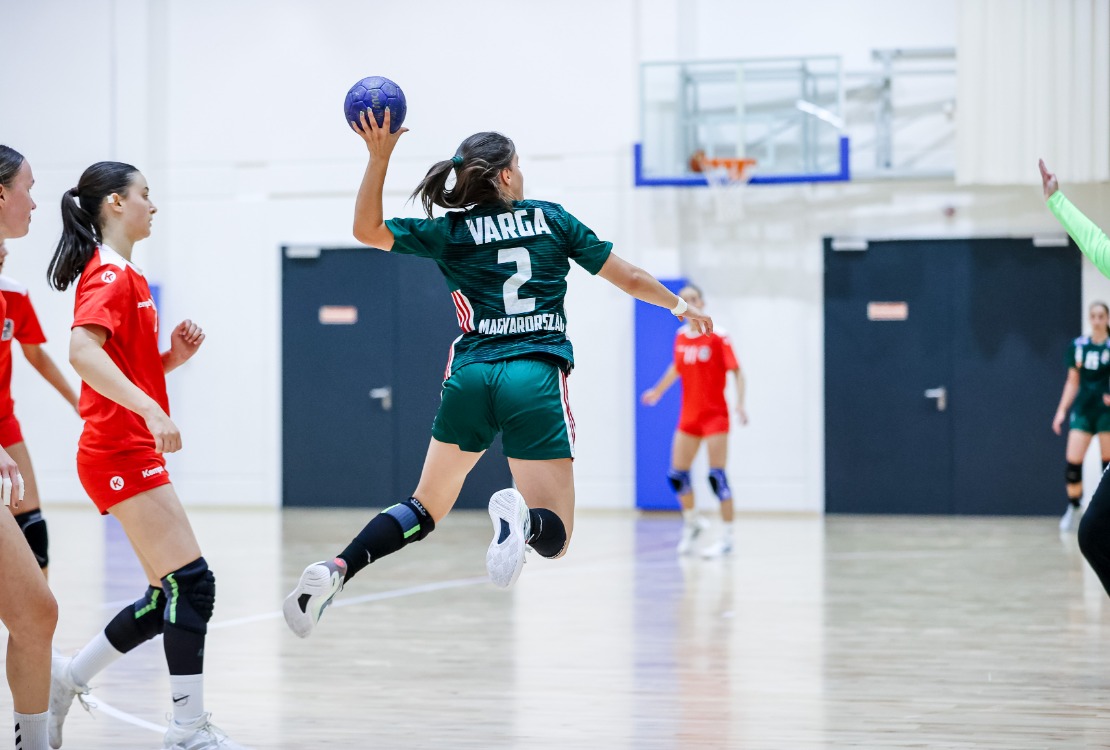 A Hungarikum Ligetben edzőtáborozott a női ifjúsági kézilabda válogatott