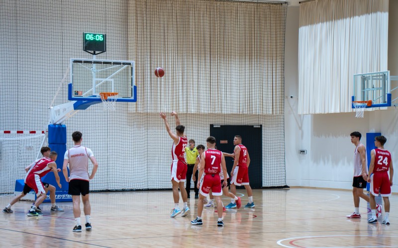 DSC08618-Enhanced-NR